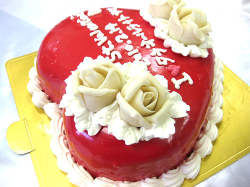ハートのお誕生日ケーキ ハートの立体ケーキ