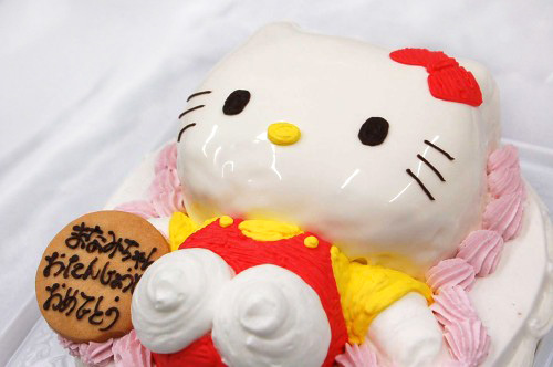 キティちゃんの超立体ケーキ