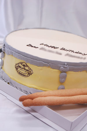 ドラムの立体ケーキ