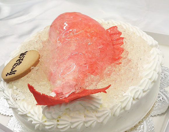 誕生日ケーキ　魚　鯛