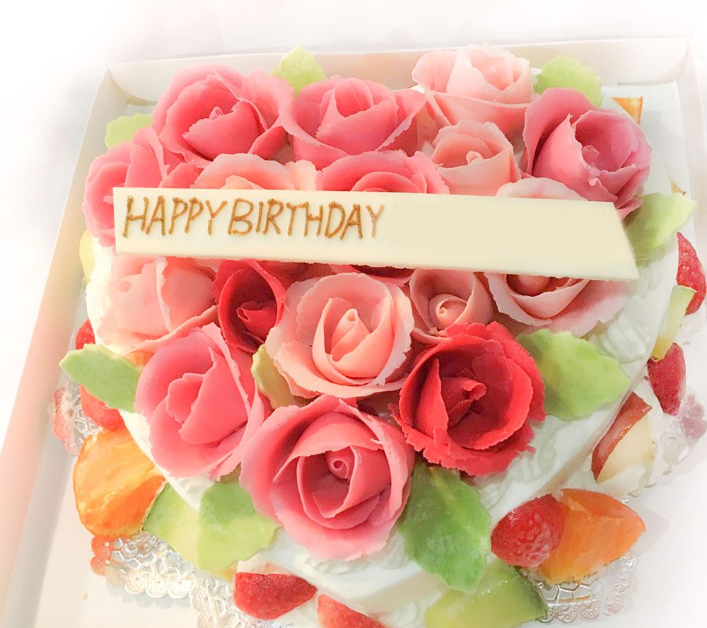 バラの誕生日ケーキ