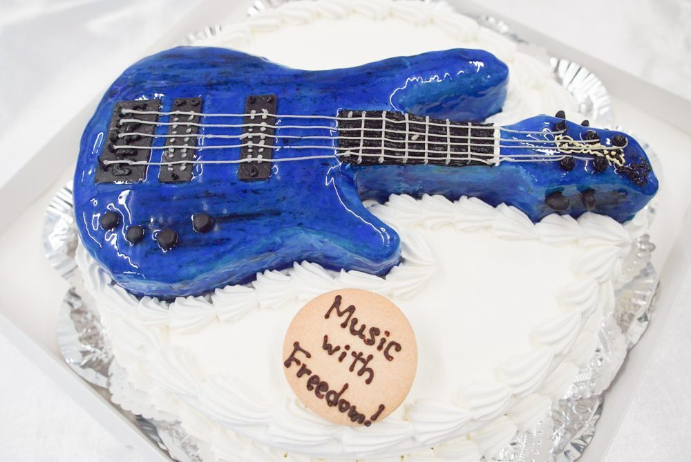 ギターの3D超立体ケーキ-5