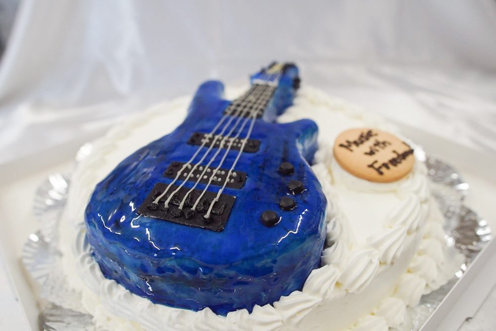 ギターの3D超立体ケーキ-6