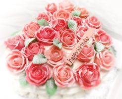 バラのデコレーションケーキ