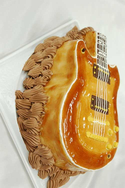 楽器の立体ケーキ