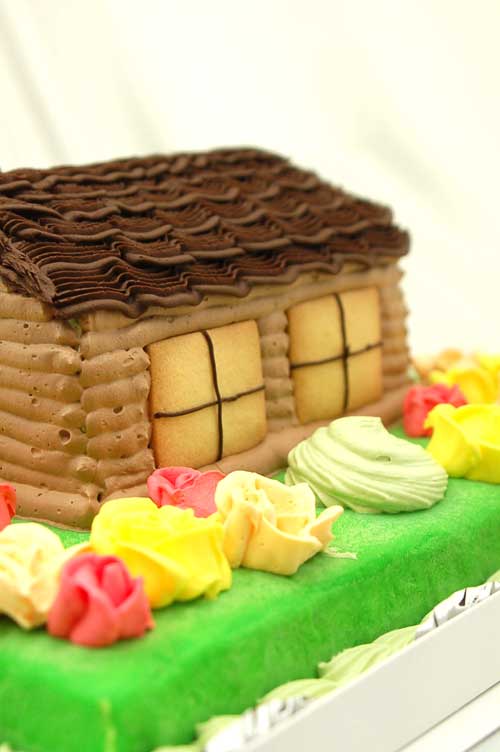 お菓子の家のケーキ