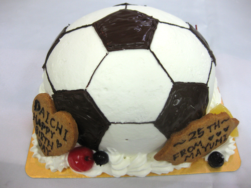 サッカーボールの立体ケーキ