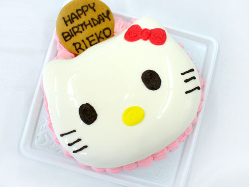 キティの誕生日ケーキ