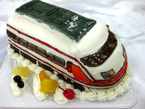 電車の立体ケーキ