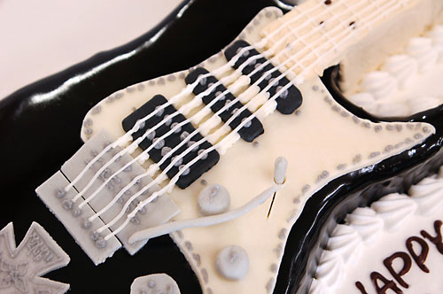 ギターのケーキ Fender Stratocaster フェンダー ストラトキャスター 魔法のバースデーケーキblog