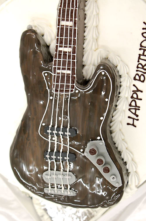 ギターのケーキ バッカス ベースギター超立体ケーキ