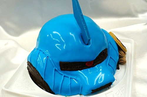 ガンダムケーキ グフの立体キャラクターケーキ