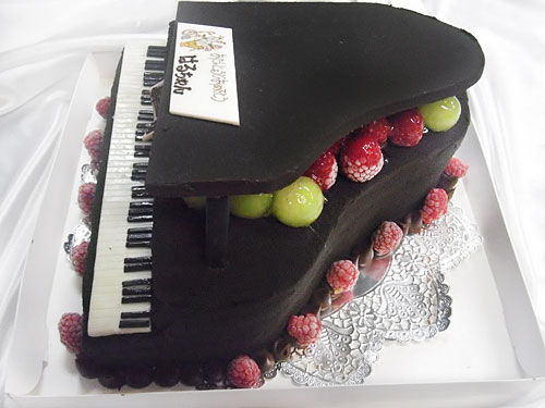 ピアノのケーキ　誕生日