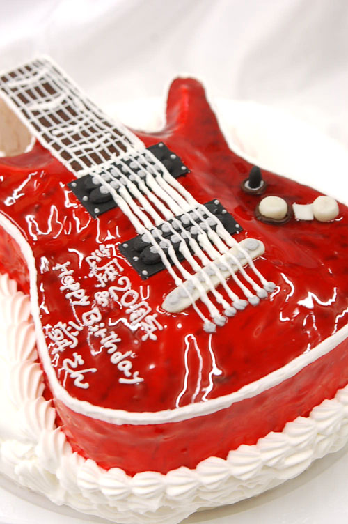 ギターのケーキ　誕生日