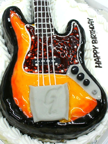 ギターのケーキ　誕生日