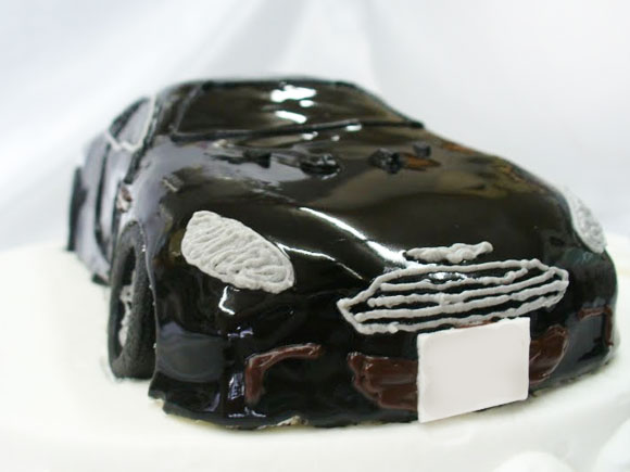 車のケーキ　アストンマーチン