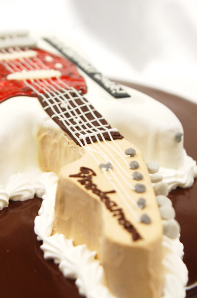 バースデーケーキ　ギター