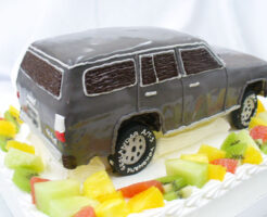 車のケーキ　ランドクルーザー3Dケーキ