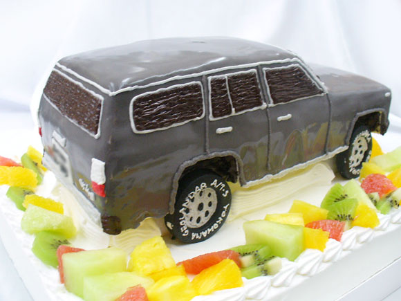車のケーキ　ランドクルーザー3Dケーキ