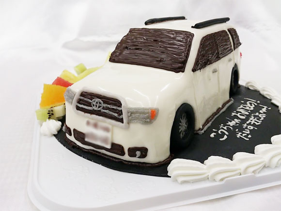 車のケーキ　誕生日ケーキ