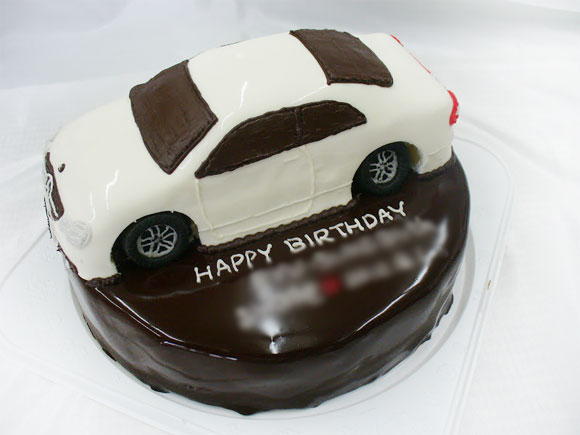 車のケーキ　ベンツ　誕生日ケーキ