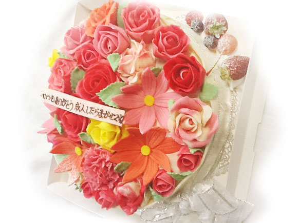 花のデコレーションケーキ