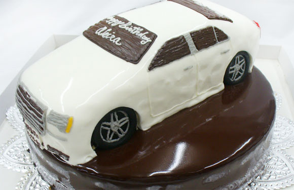 車のケーキ　クライスラー300C