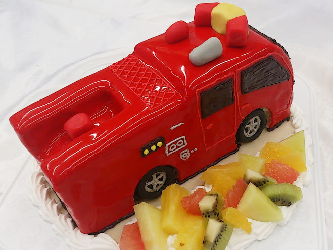 消防車　誕生日ケーキ