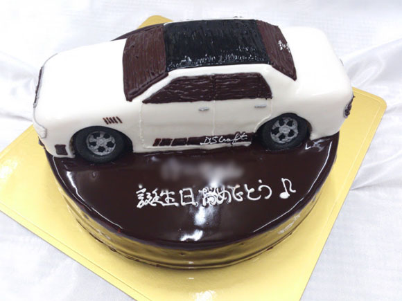 車のケーキ　誕生日おめでおう