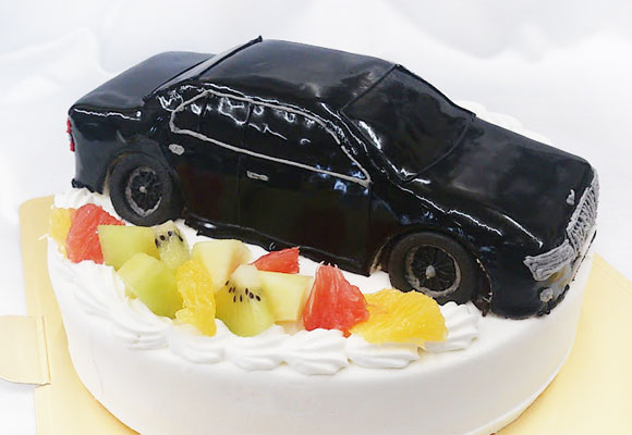 車のケーキ　ローレル