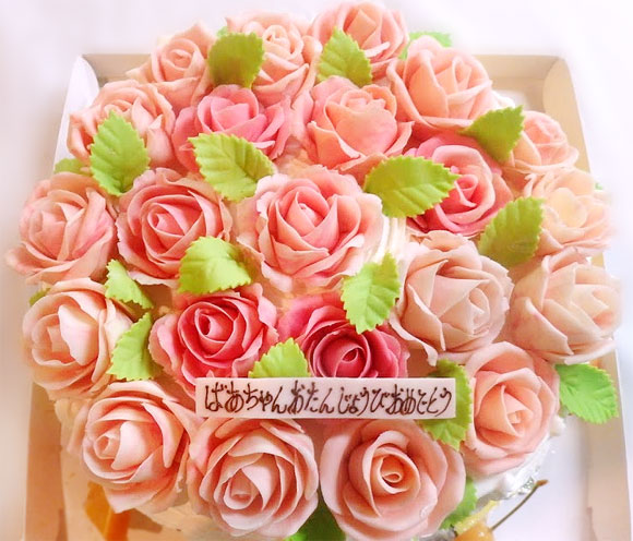 バラの花　デコレーションケーキ